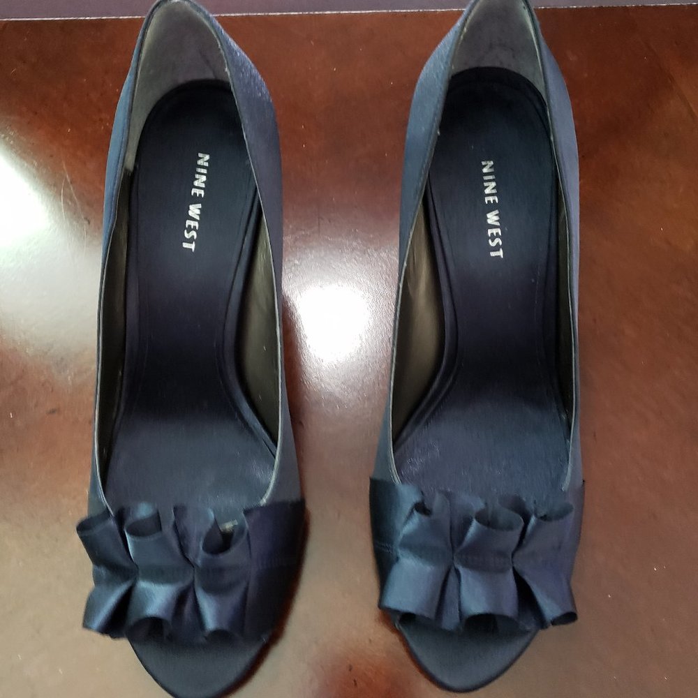NWOT Nine West Blue Satin Peep-Toe Pumps sz 8 1/2